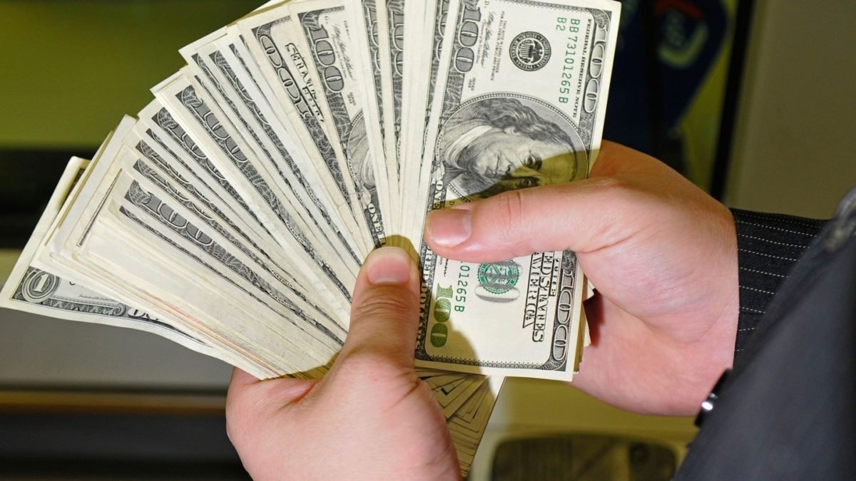 ЕС ужесточит правила ввоза и вывоза наличных ЕС ужесточит правила ввоза и вывоза наличных