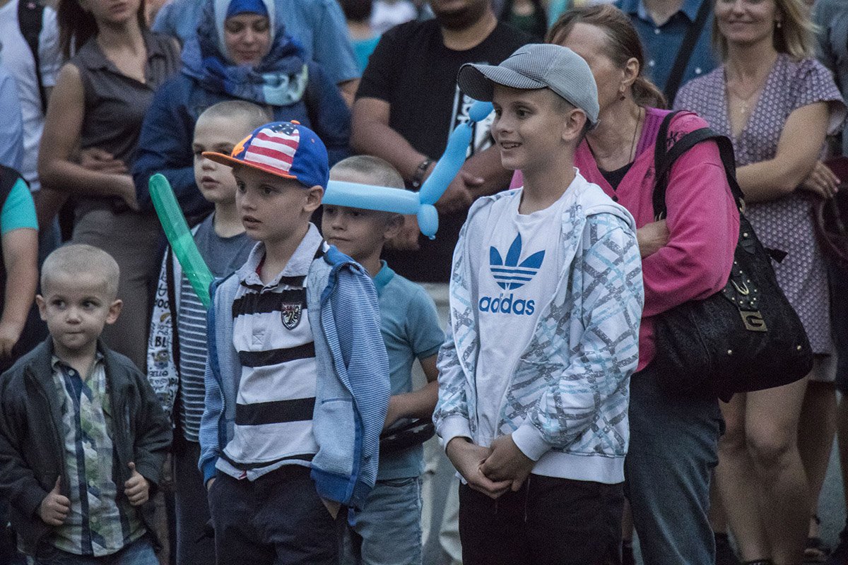 Жители Киева отдыхают семьями, вместе с детьми