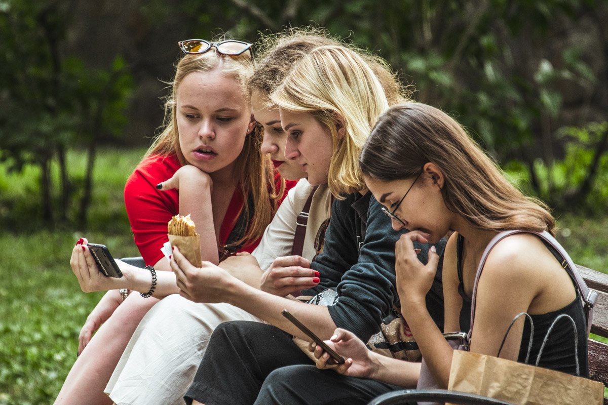 Девчонки, сама читаю Информатор и вам советую!