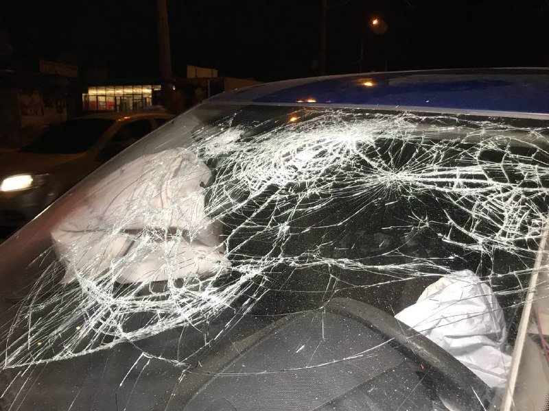 Вследствие аварии у водителя Skoda закрытый перелом ноги. Его госпитализировали