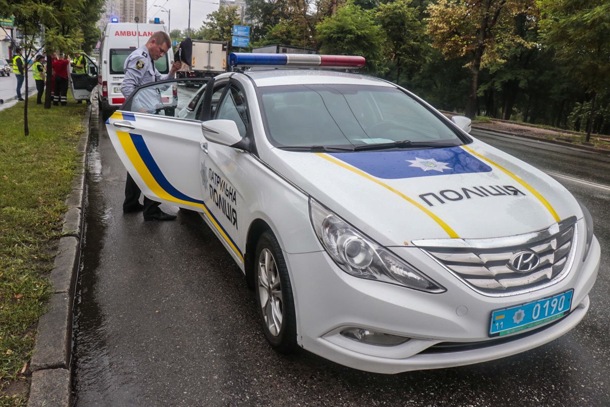 30 июня в Киеве на Голосеевском проспекте произошло серьезное ДТП с пострадавшим 30 июня в Киеве на Голосеевском проспекте произошло серьезное ДТП с пострадавшим