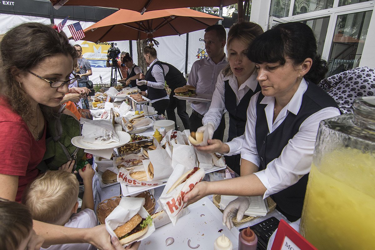 Без американских хот-догов - никуда