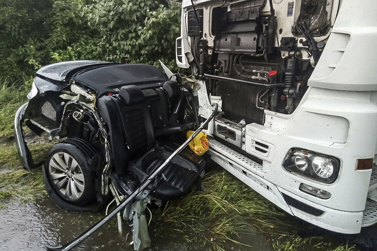 В момент аварии в авто находился водитель и два пассажира, но никто не пострадал