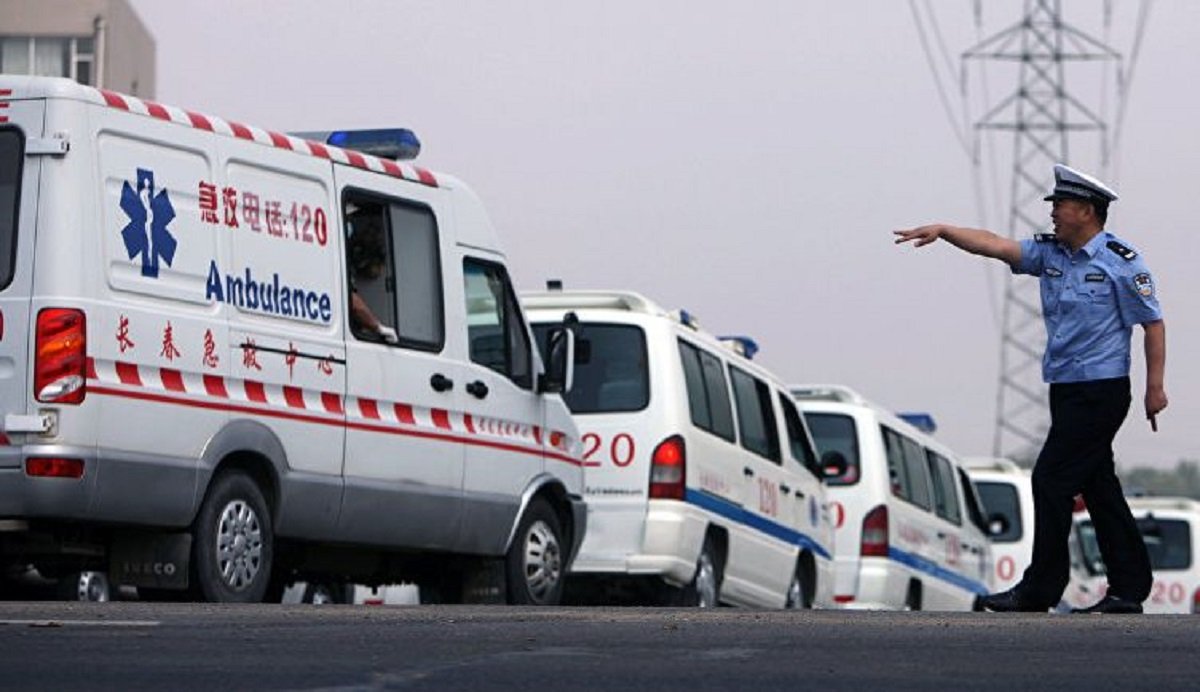 В Китае столкнулись автобус и грузовик, погибли 14 человек 