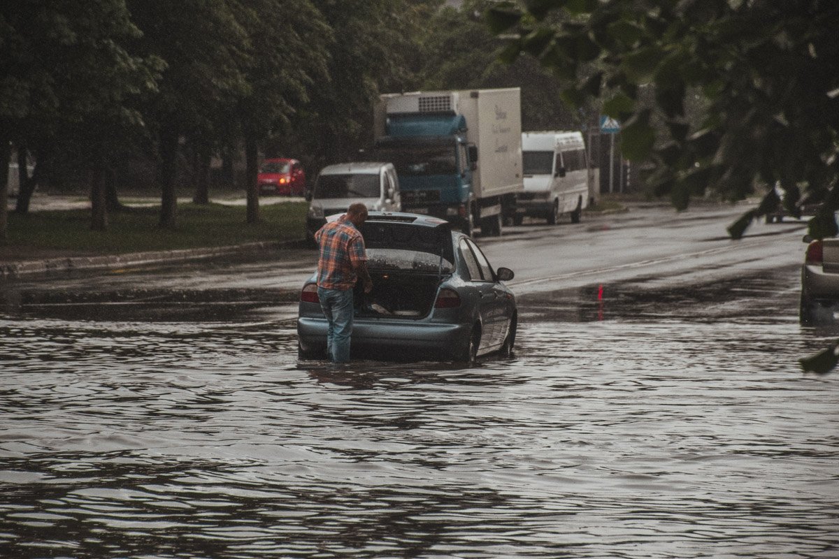 Добраться домой без поломки автомобиля удалось не всем
