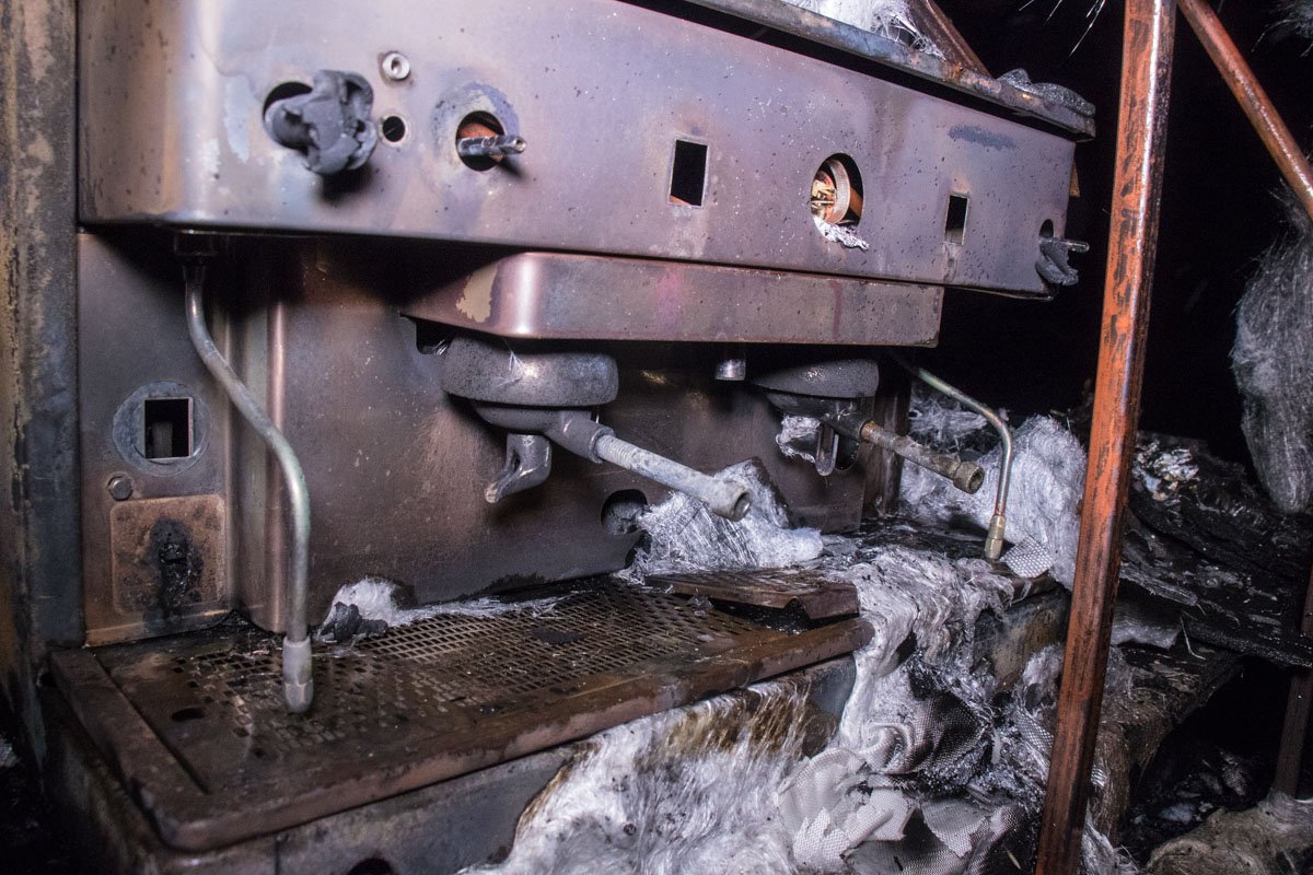 Кофейня полностью сгорела Кофейня полностью сгорела