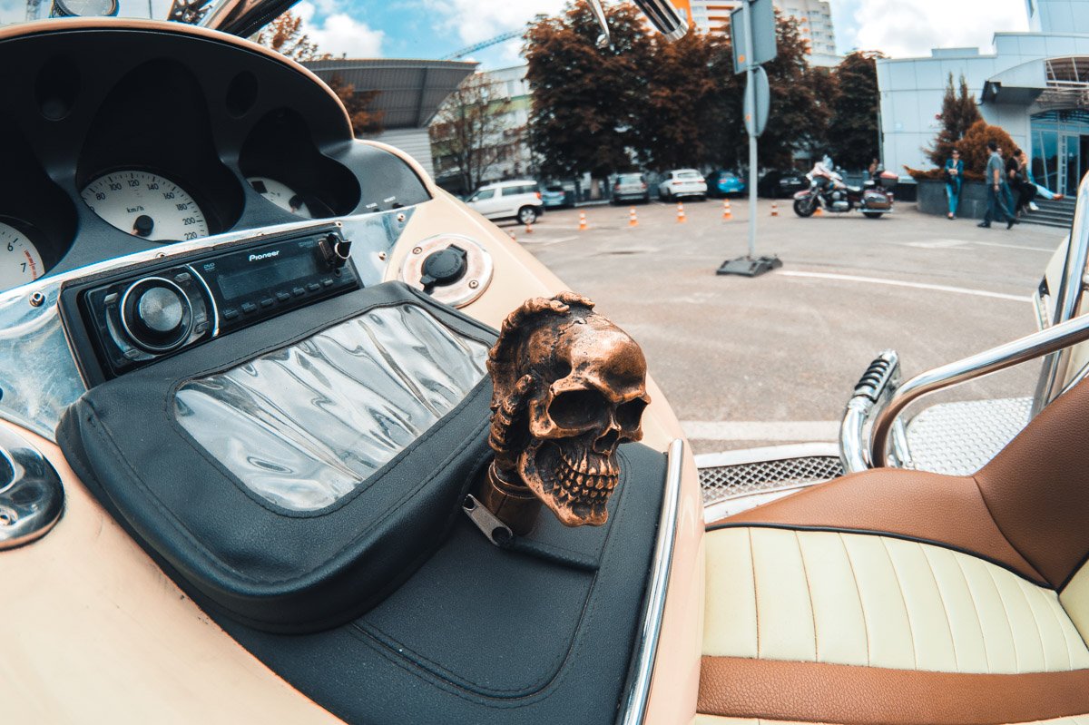 Некоторые мотоциклы были особенно яркими Некоторые мотоциклы были особенно яркими