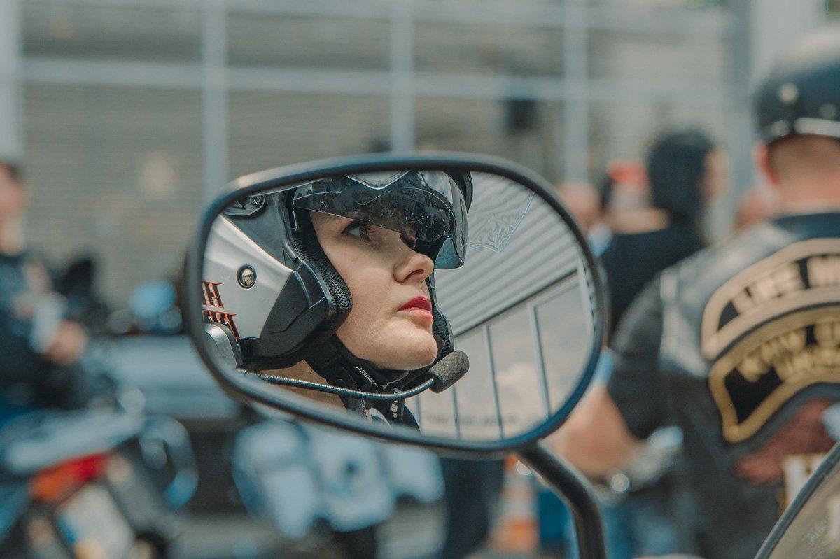 Современные принцессы сами ездят на конях Современные принцессы сами ездят на конях