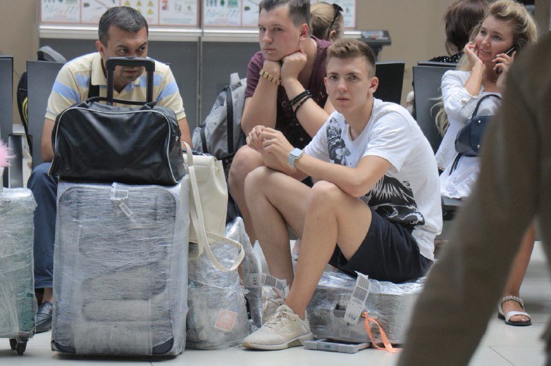 Многие ждут рейсов более суток Многие ждут рейсов более суток