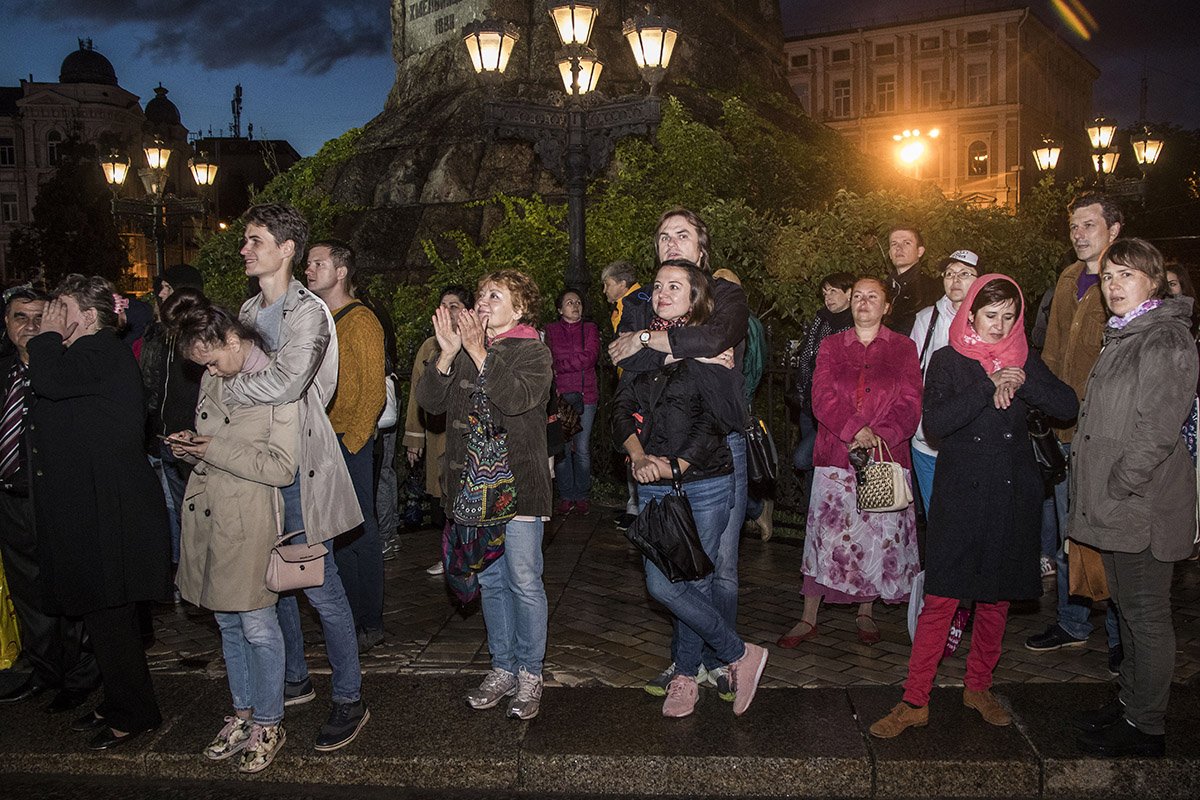 Грех сидеть дома, когда в столицу приехал Малкович Грех сидеть дома, когда в столицу приехал Малкович