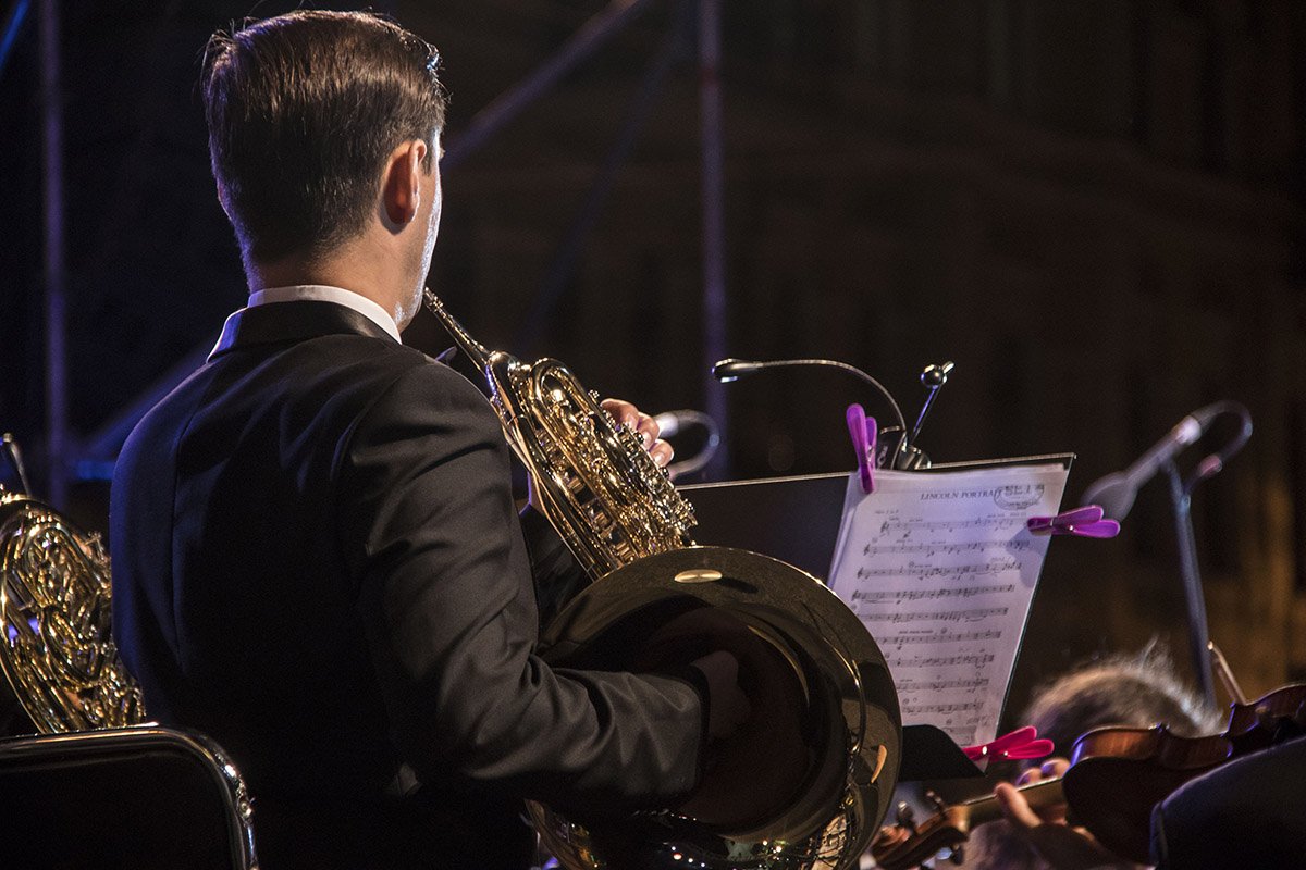 Музыка - это способ общения Музыка - это способ общения