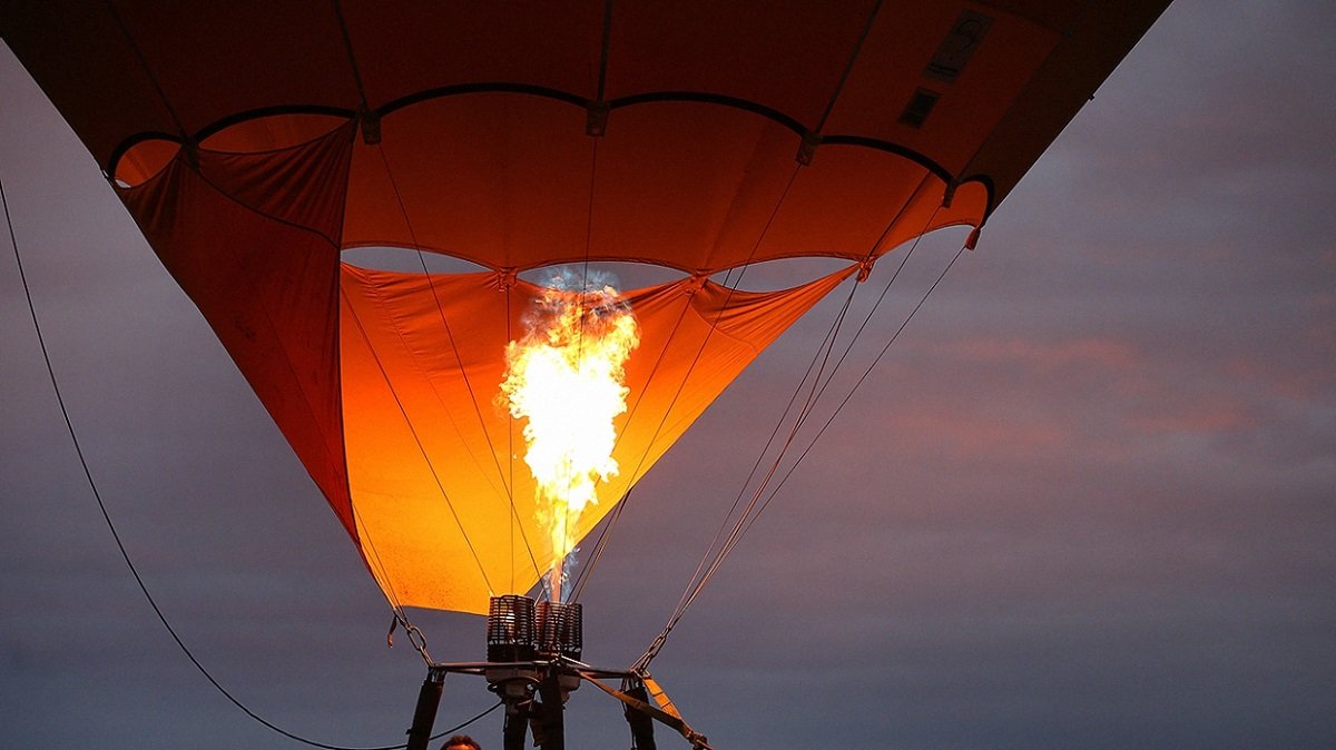 В клубе "Спарт-Аэро" вам доверят подготовку шара перед полетом В клубе "Спарт-Аэро" вам доверят подготовку шара перед полетом
