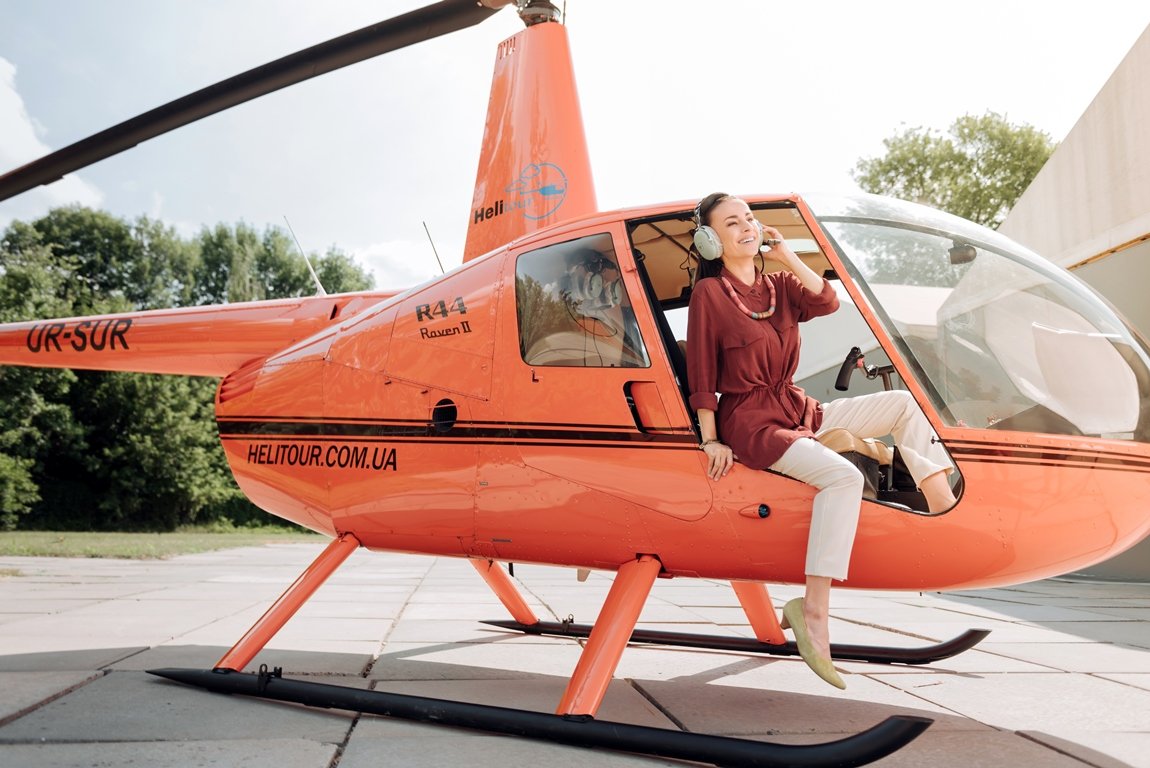 Заказать полет можно по телефону, оформить заказ на сайте