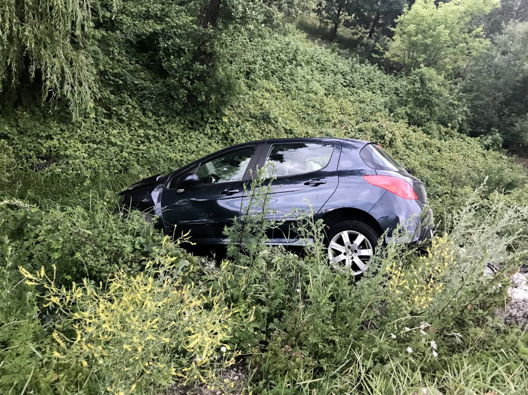 Столкнулись Renault Clio и Peugeot 308