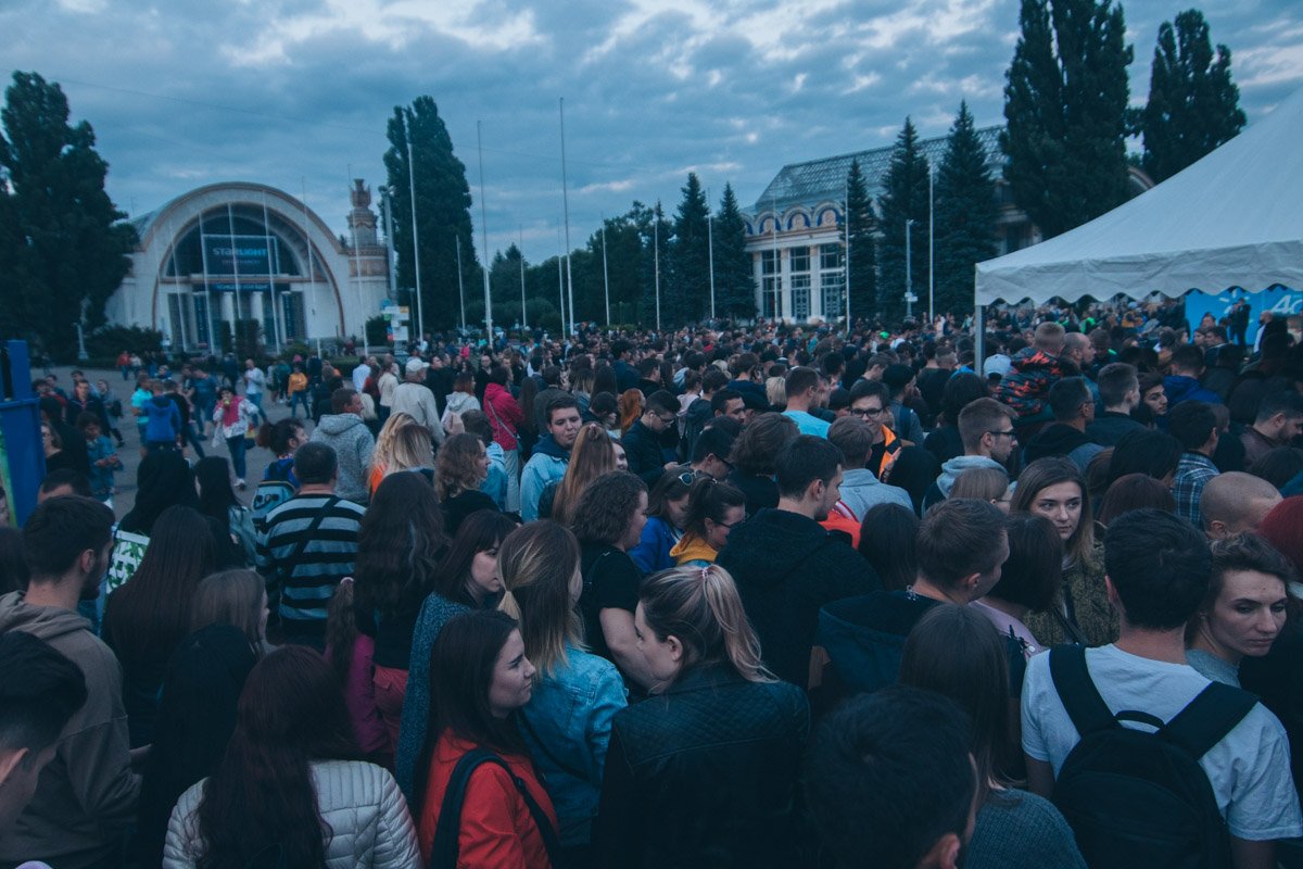 В первый день феста публику зажигал Олег Винник