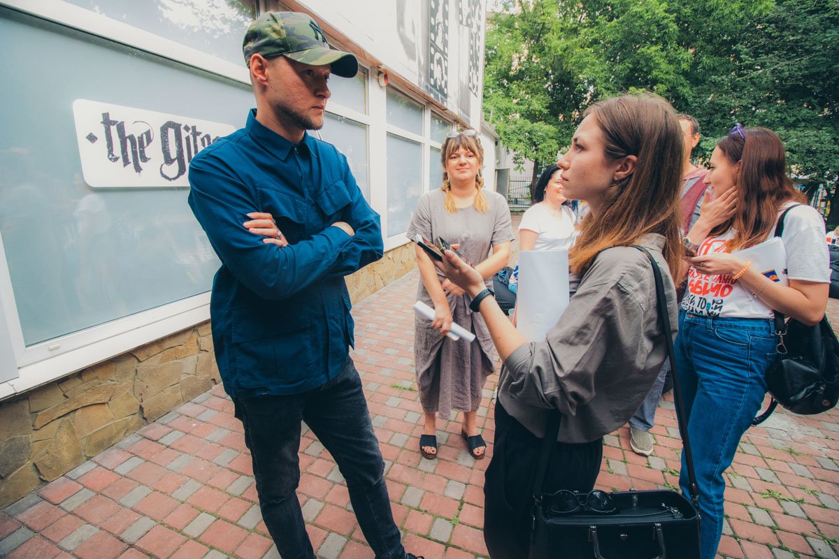 Можно было лично пообщаться и сфотографироваться с Андреем Хлывнюком