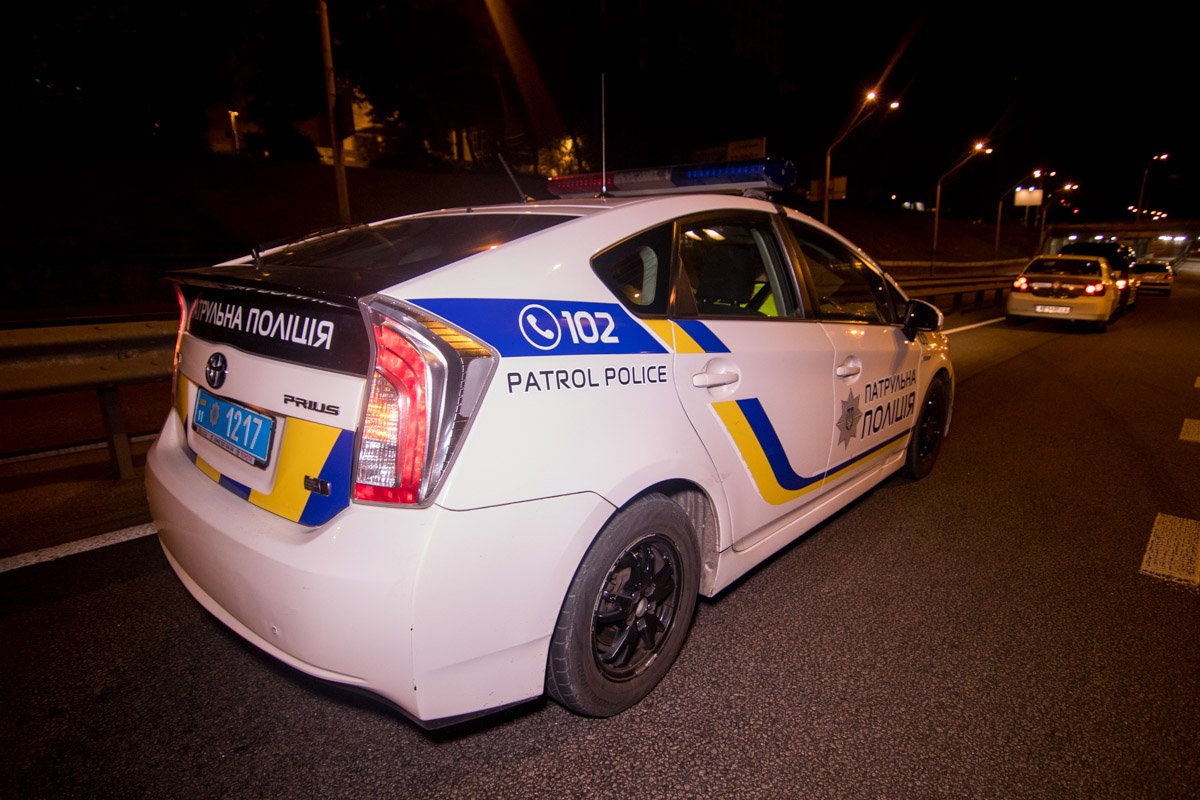 На месте работала патрульная полиция