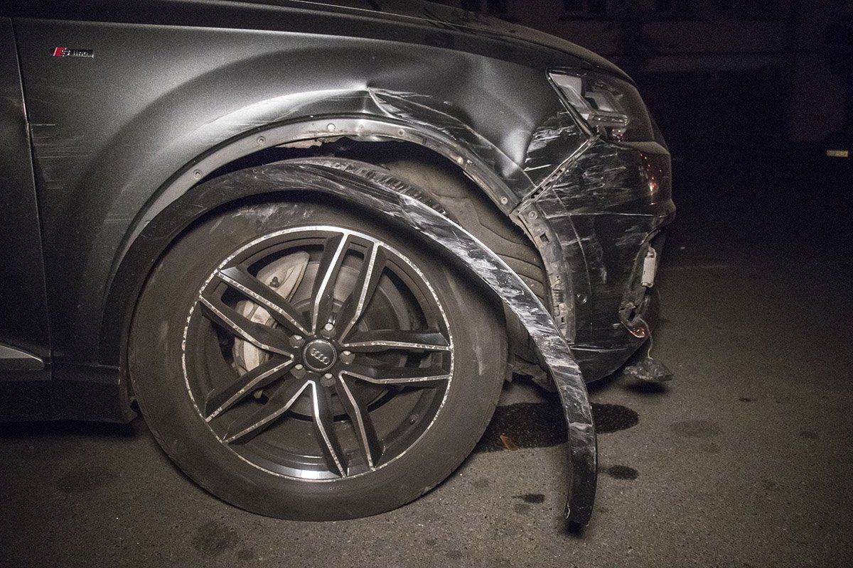 Водитель автомобиля  Audi Q7 двигался по улице Гончара в сторону площади Победы