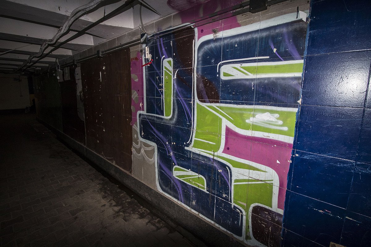 Коммунальщики очистили от МАФов пешеходный переход на площади Космонавтов