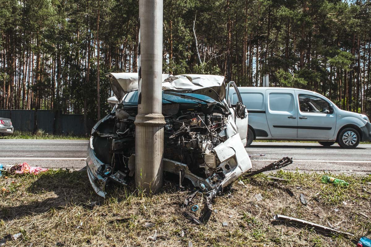 Но и "чеху" крепко досталось в аварии