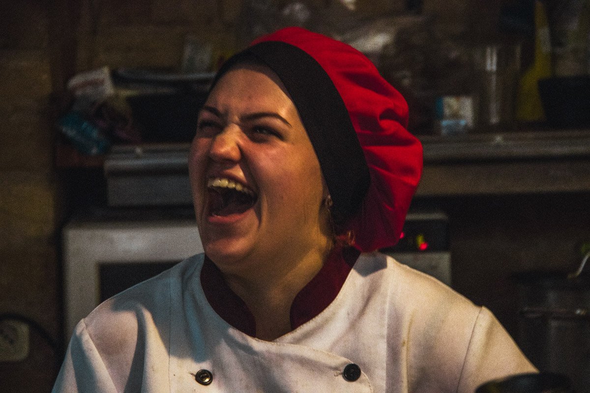 Лицо повара, который добавил в блюдо ну очень много перца