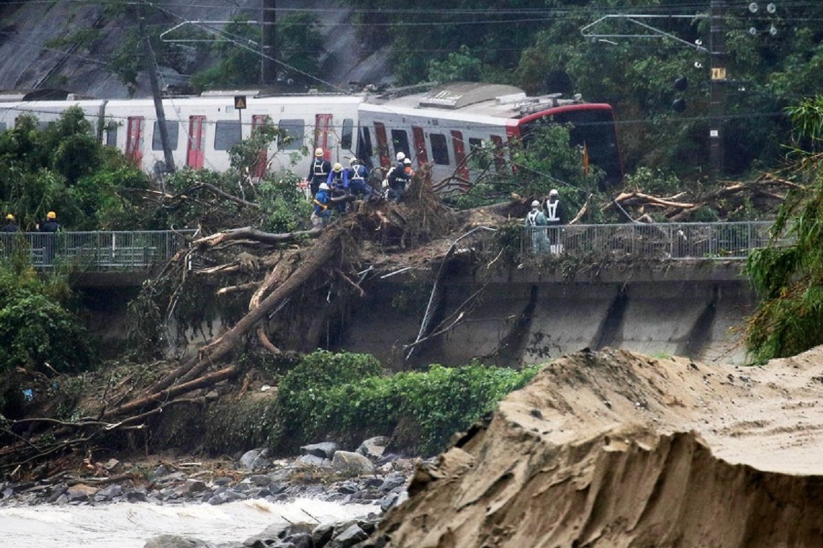 В результате сильнейших дождей в Японии погибли 46 человек
