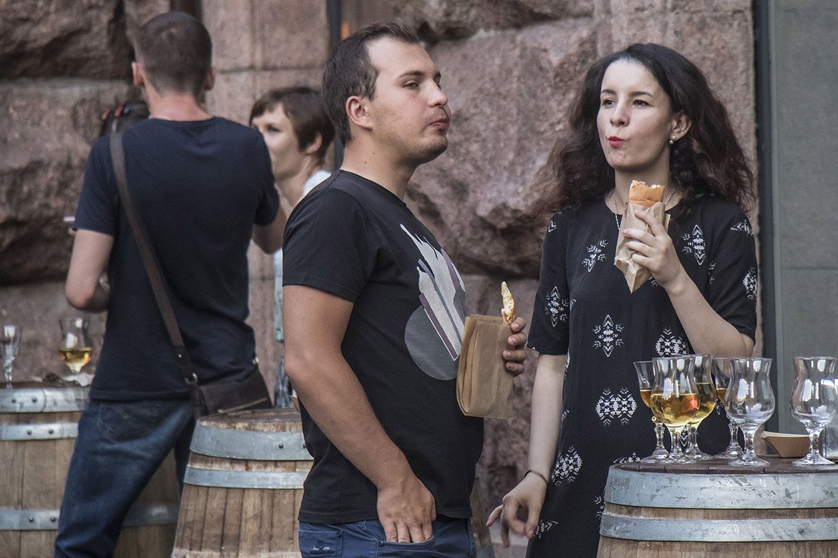 Яблочный сидр отлично сочетается с хот-догами Яблочный сидр отлично сочетается с хот-догами