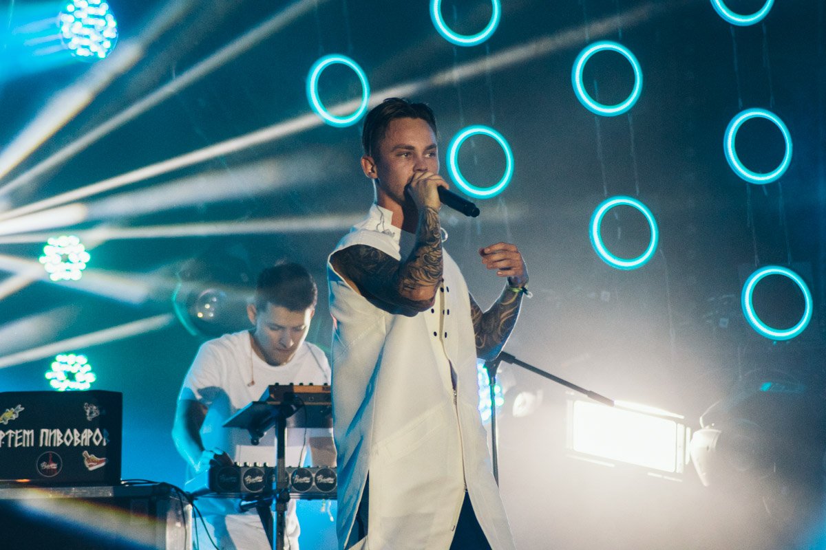 Девушки любят романтиков