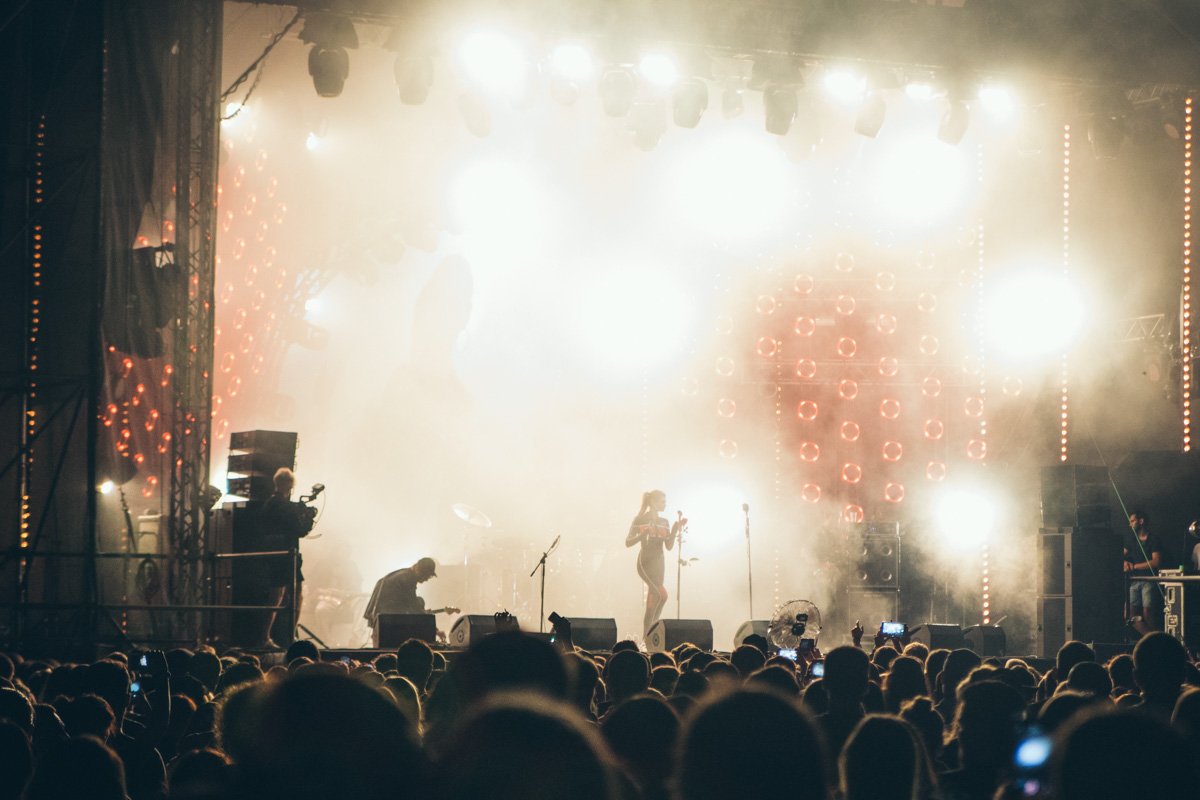 Когда стемнело - появилась Луна