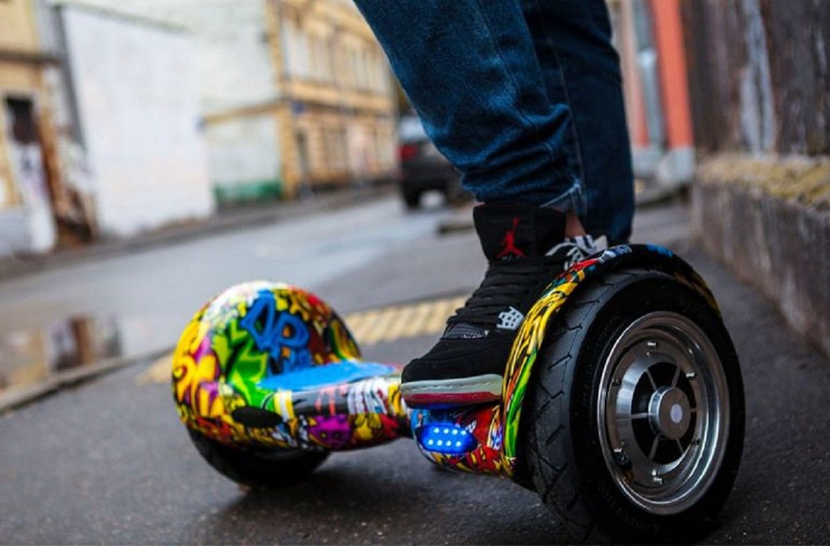 Гироскутер разгоняется до 20 километров в час, поэтому экстрим вам обеспечен Гироскутер разгоняется до 20 километров в час, поэтому экстрим вам обеспечен