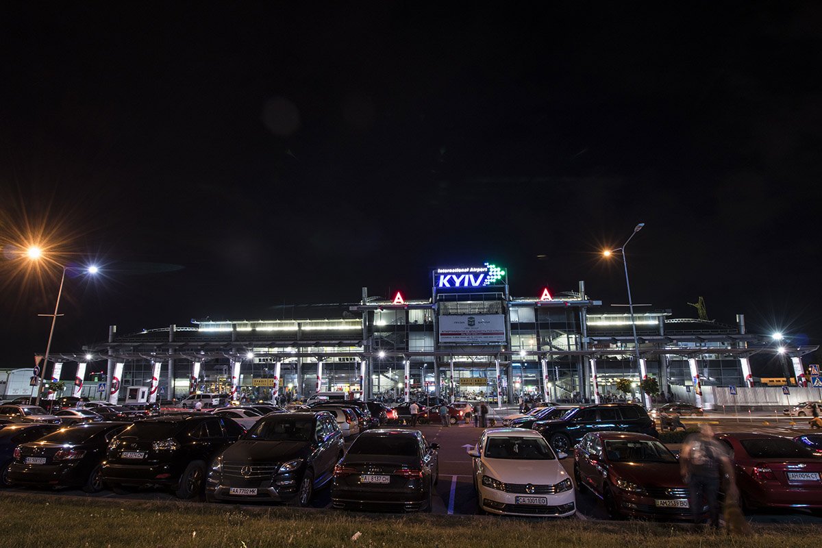 Аэропорт "Киев" в ожидании ночных путешественников 