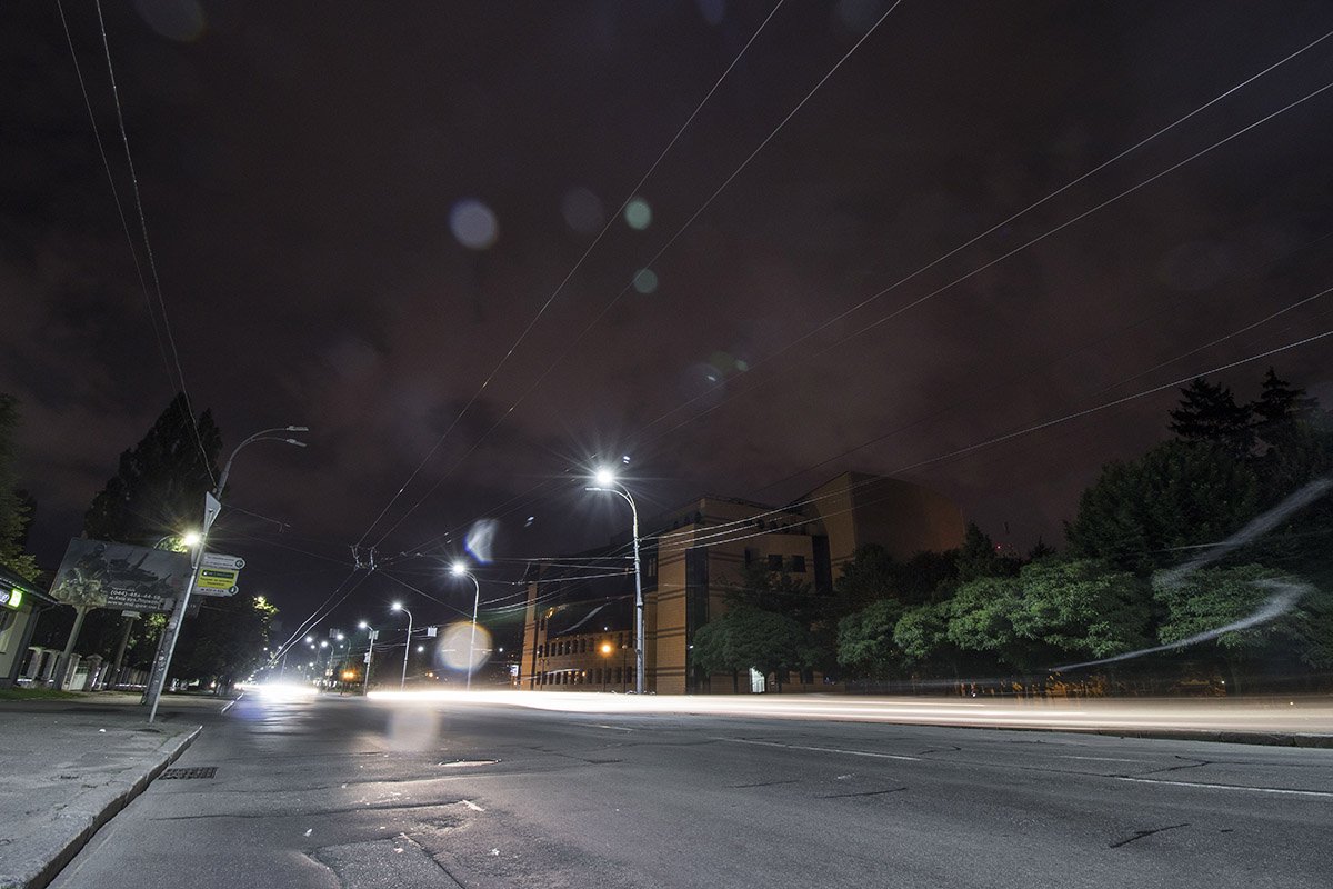 Но уже утром по стройными рядами по дороге будут сновать автомобили 