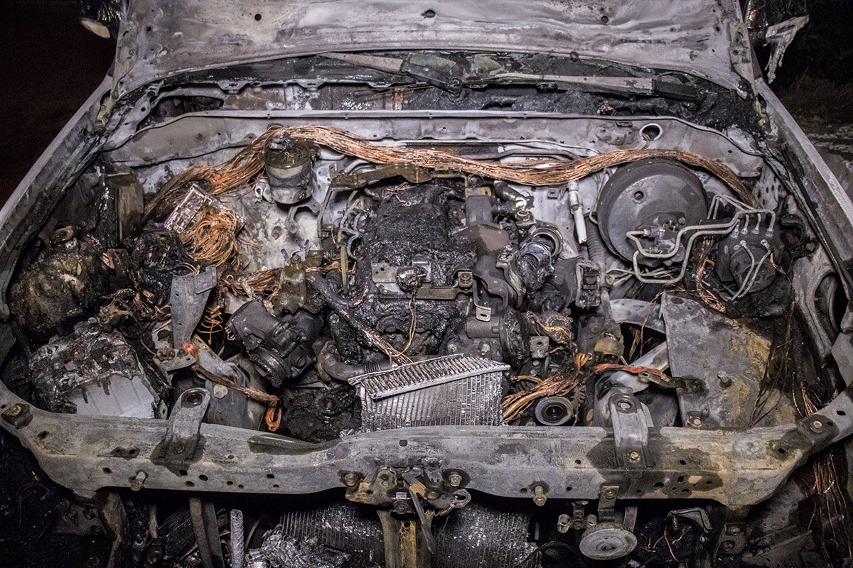 Выгорел весь перед автомобиля