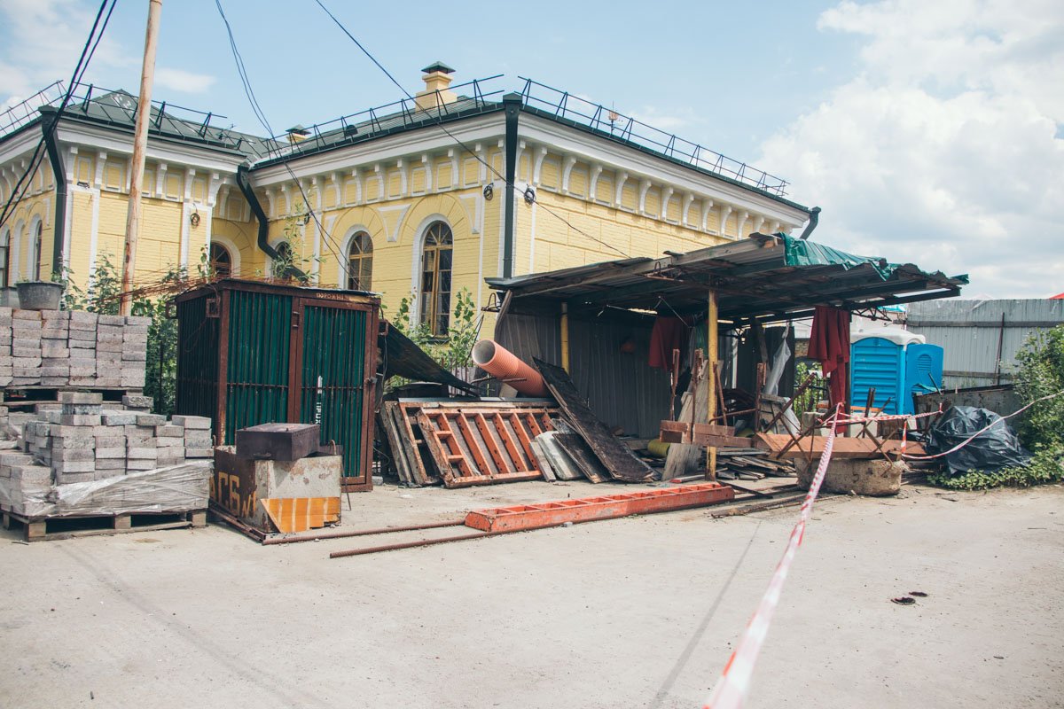 На сегодняшний день стройка стоит На сегодняшний день стройка стоит