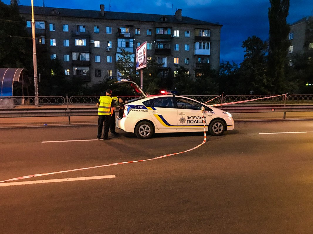 Столкнулись полицейский Prius, мотоцикл Suzuki и Nissan Teana