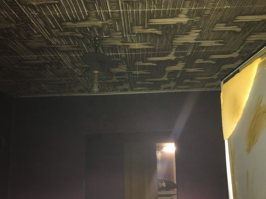 В квартире закопчены стены и потолок В квартире закопчены стены и потолок