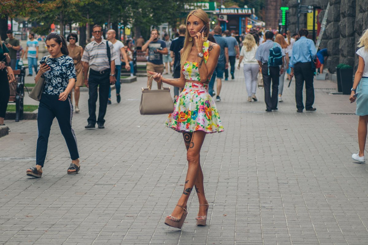 Лена, все переигралось. Гулять не получится, едем в клуб