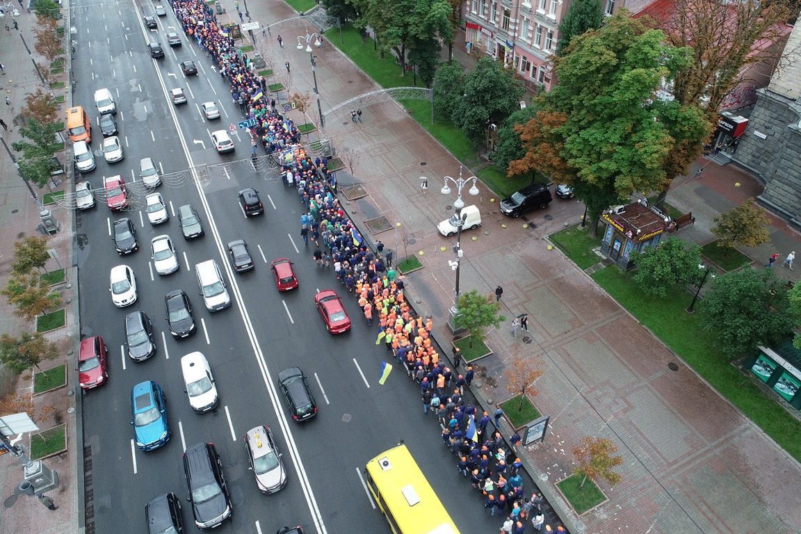 Митингующие шли от Олимпийского до Кабмина организованной колонной