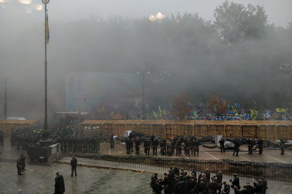 Полиции под Кабмином много, но акция проходит относительно мирно