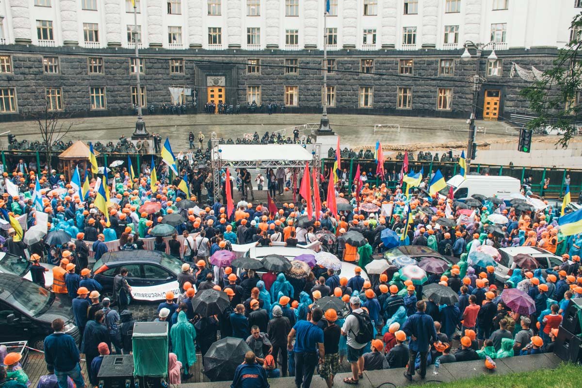 Работники пожаловались, что завод остановился из-за отсутствия газа