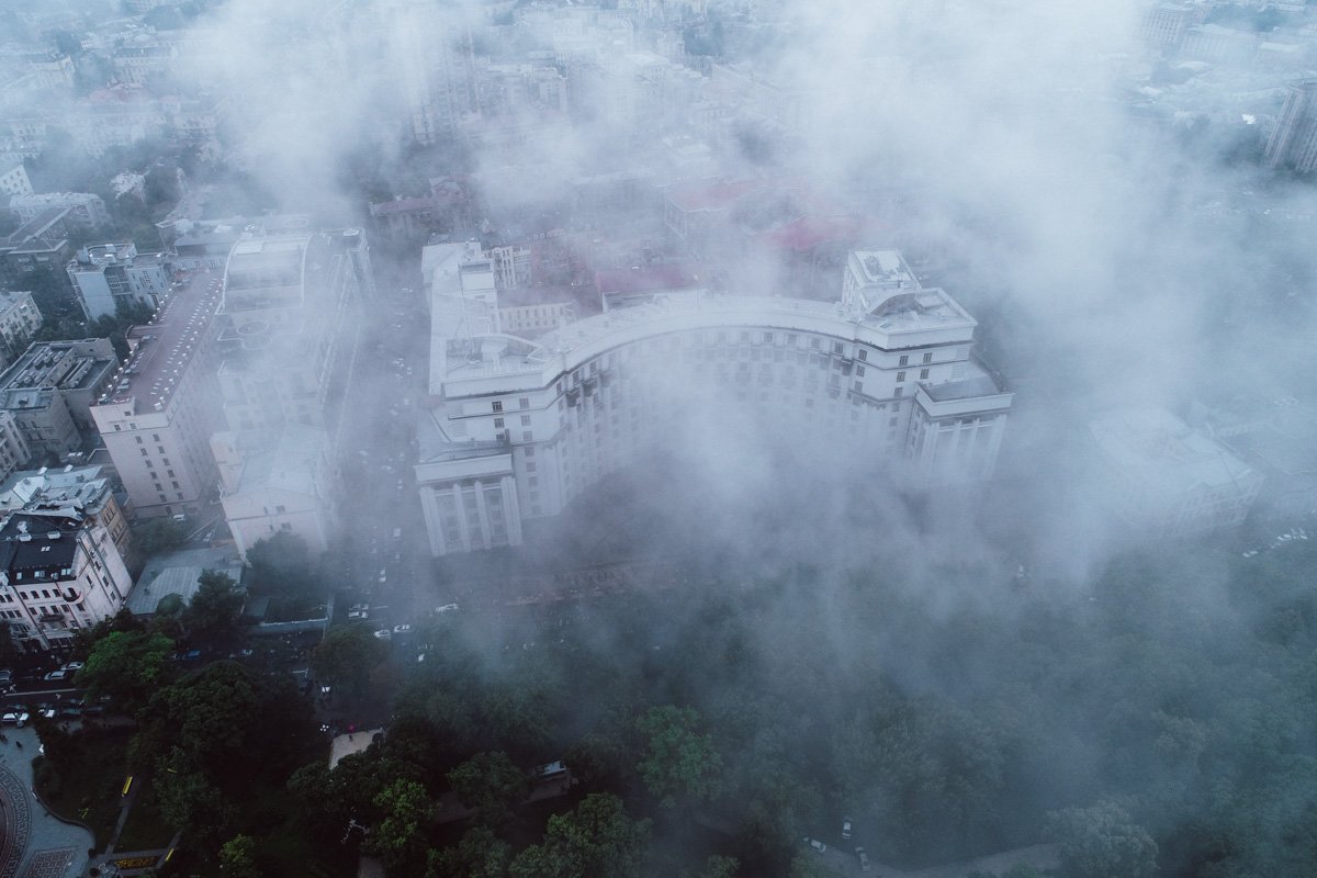 Представитель «АвтоЕвроСилы» призывал в микрофон к проведению мирной акции протеста