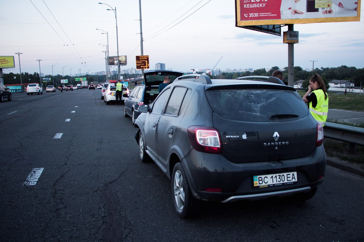 От удара Renault загорелся