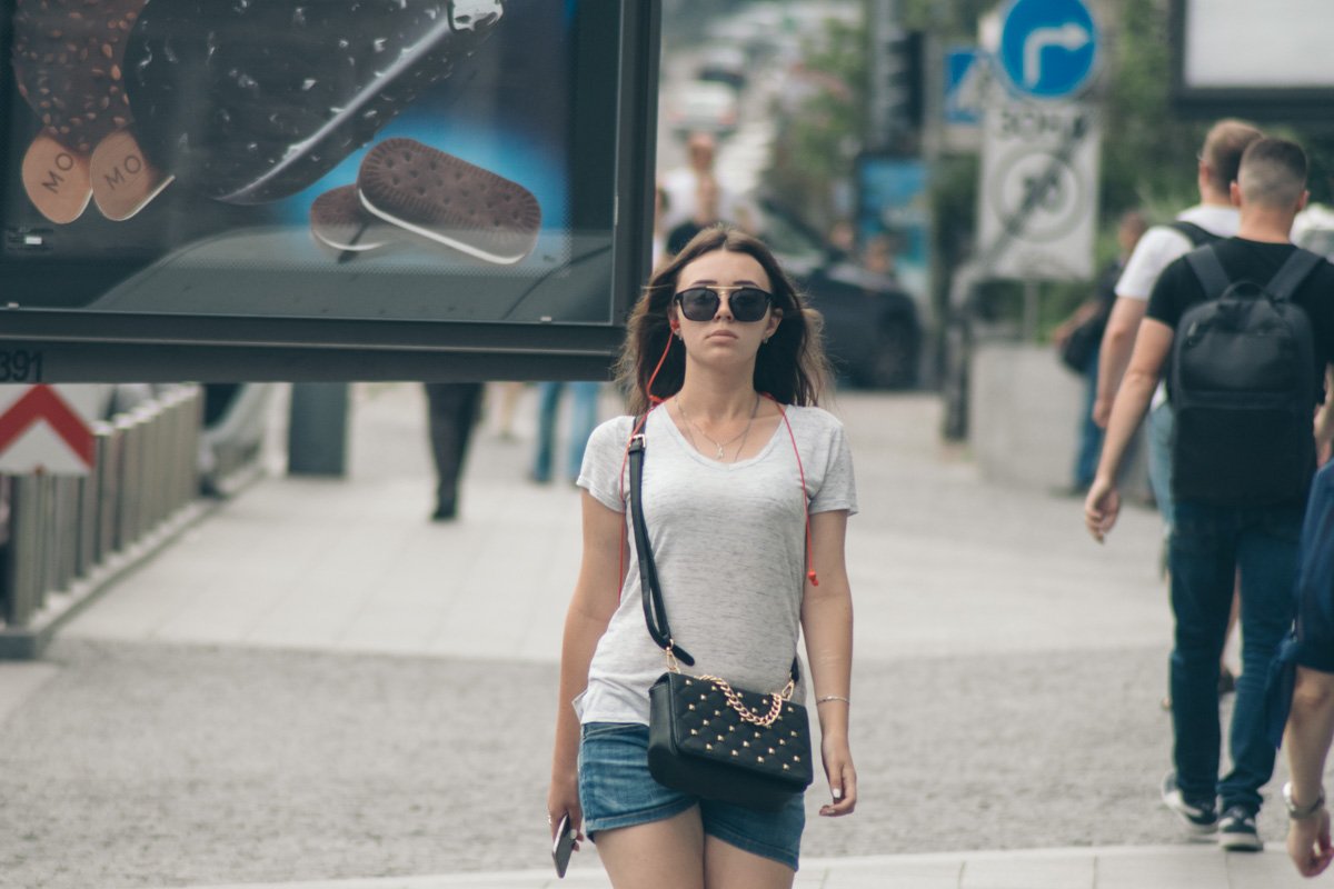 Столичные улицы - как подиум для наших красавиц Столичные улицы - как подиум для наших красавиц