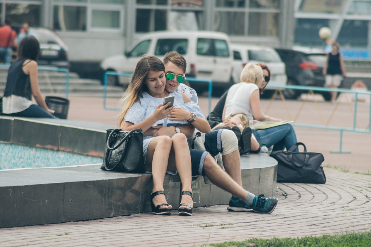 Вот идешь и видишь такую парочку. И сразу захотелось обнять родного человека Вот идешь и видишь такую парочку. И сразу захотелось обнять родного человека