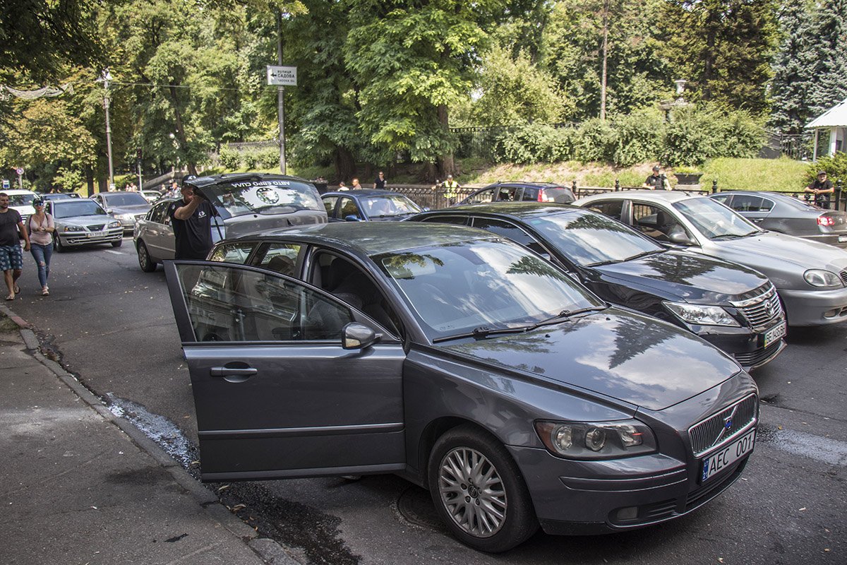 Активисты разъезжаются по домам 