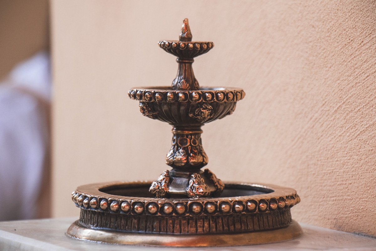 Это восьмая скульптура из 12