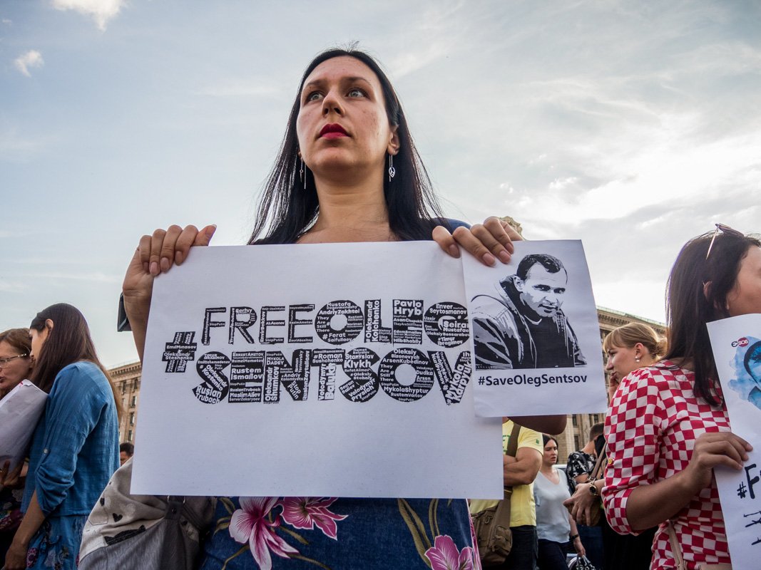 В Киеве это уже не первая акция в поддержку украинского режиссера В Киеве это уже не первая акция в поддержку украинского режиссера