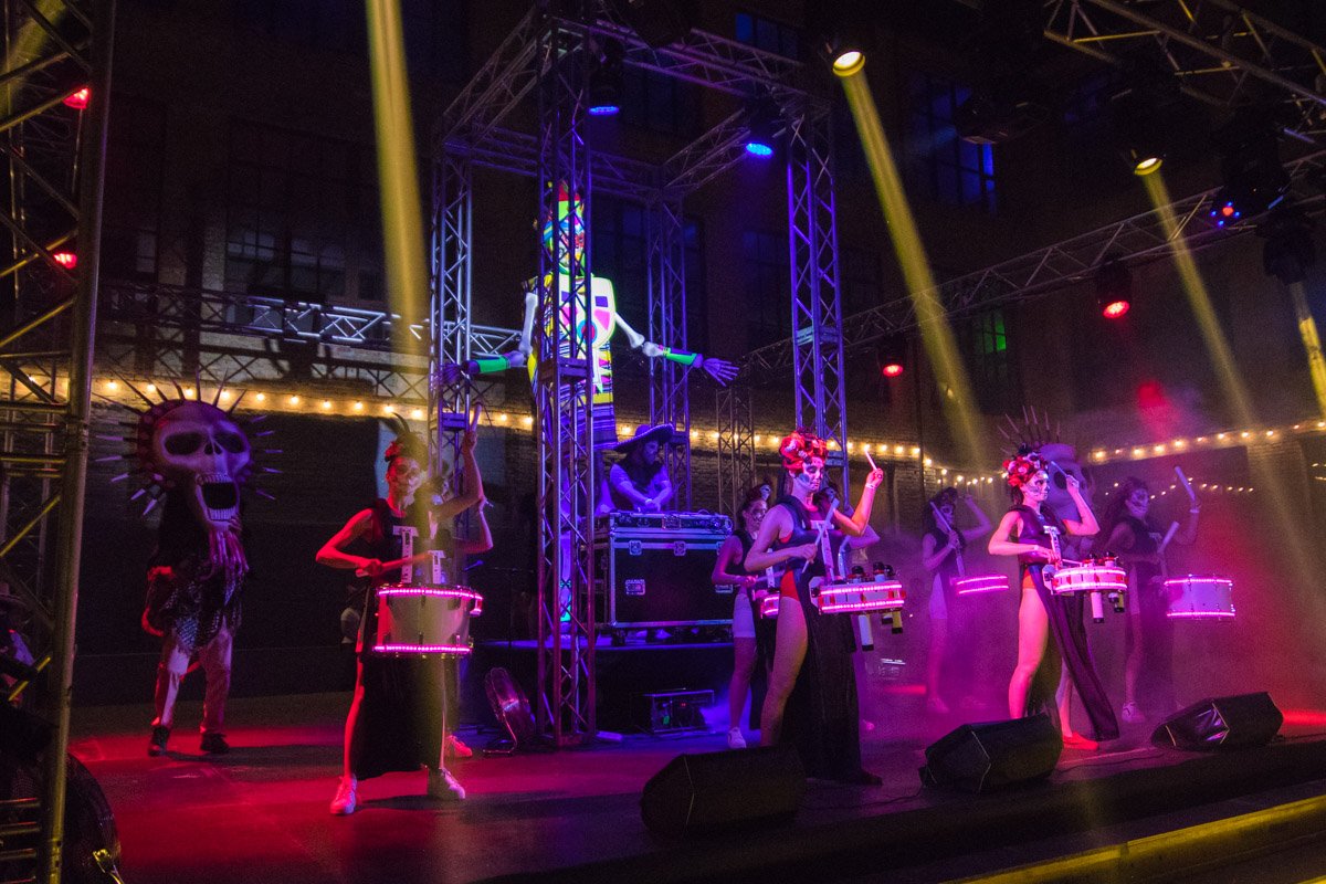 Для любителей острых ощущений соорудили мистический лабиринт с квестами