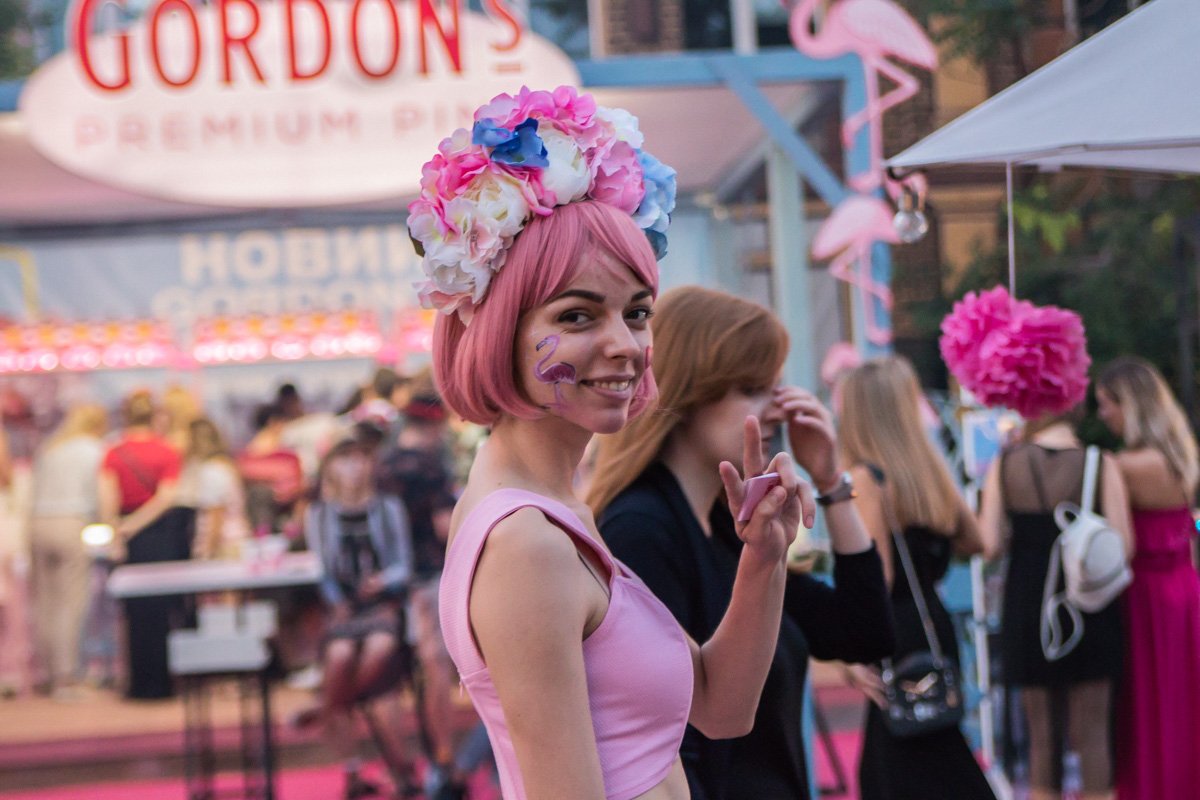 Многие похвастались великолепным гримом и нарядами