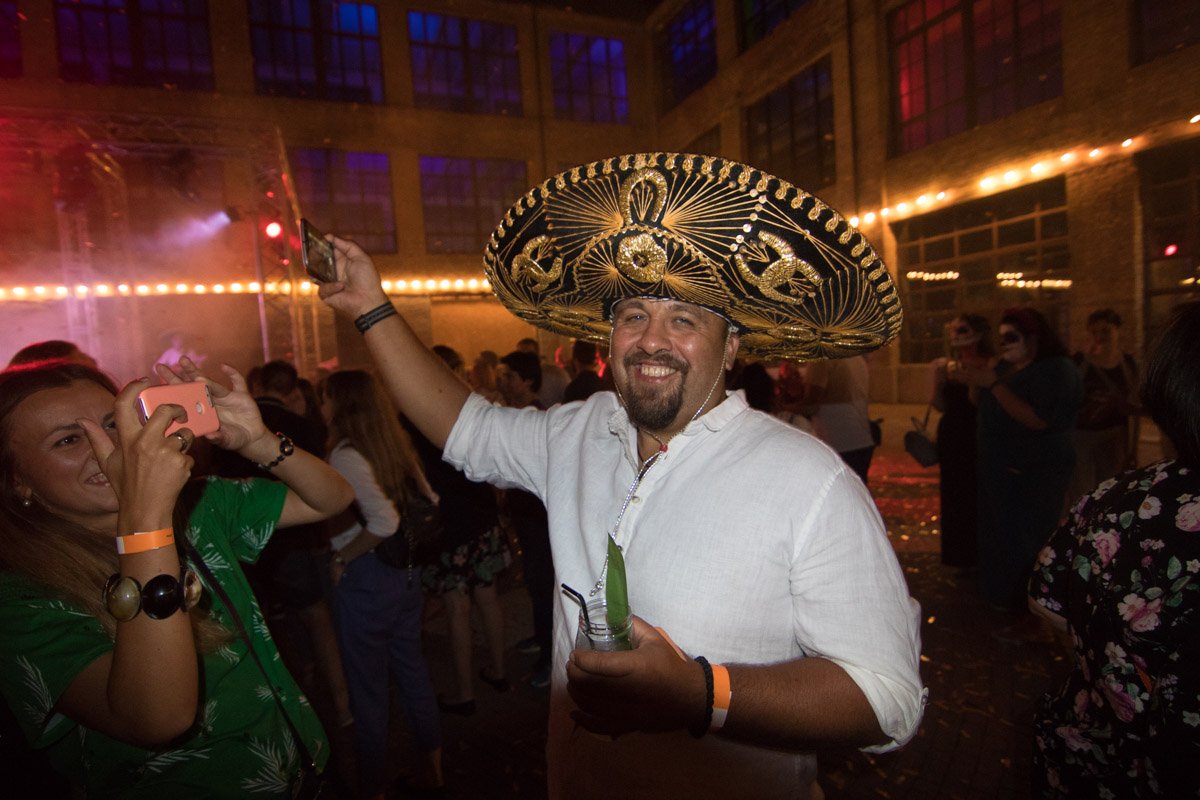 Мексиканская шляпа для мексиканского карнавала